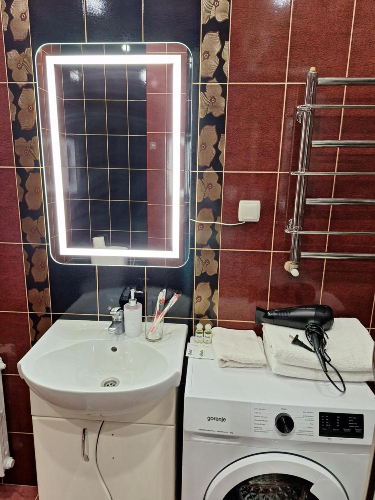 Однокімна Квартира Біля Каштанової Алеї У Центрі Полтави Мережа Alexapartments Документи Для Відряджень Безконтатне Заселення 24-7 Poltawa Exterior foto